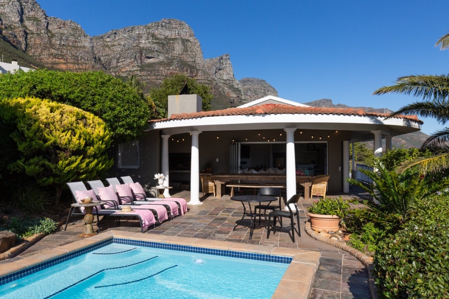 4 Bedroom Property for Sale in Bakoven Western Cape
